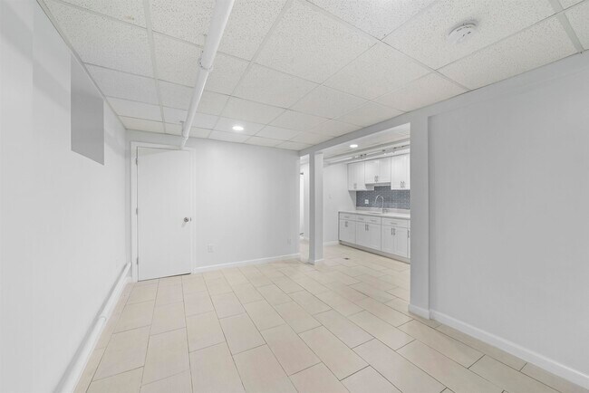 Building Photo - 214 50th St