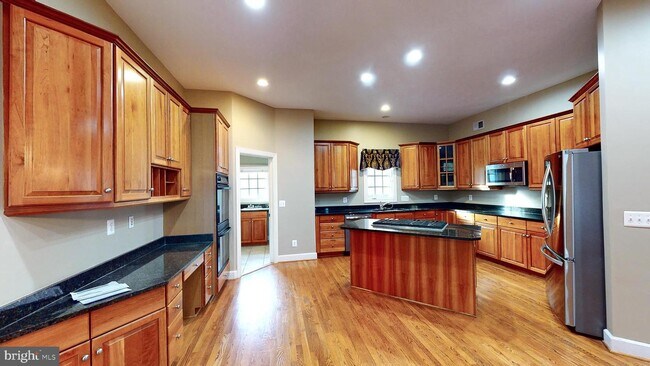 Building Photo - 309 Pure Spring Crescent