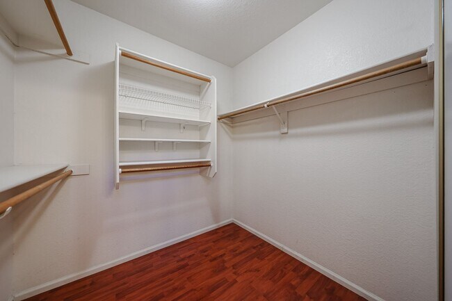 Building Photo - Welcome to this stunning 4-bedroom, 2-bath...