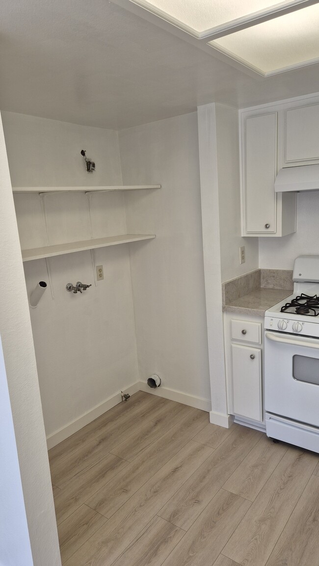 Washer/dryer hook-ups - 15810 Normandie Ave