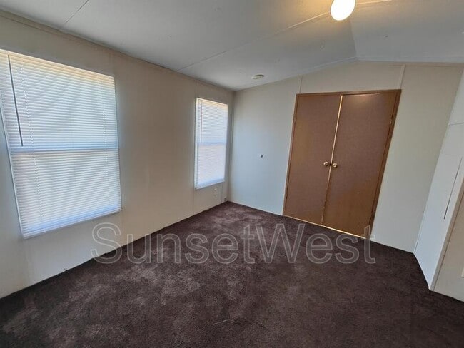 Building Photo - 308 Sunshine Dr