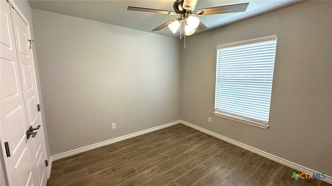 Building Photo - 5202 White Rose Dr