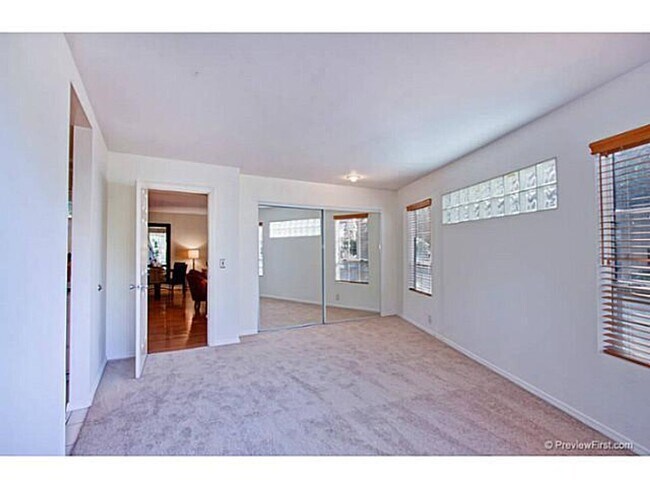 Building Photo - $3,100 - 2 Bed / 2 Bath Condo in Mission H...