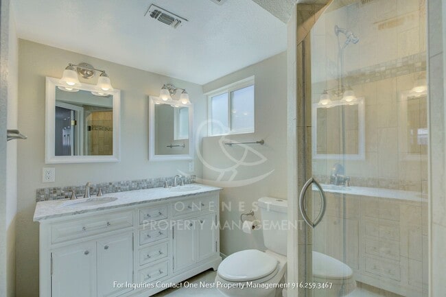 Building Photo - Tahoe Park Bugalow, move in ASAP