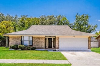 Building Photo - 7850 Blank Dr N