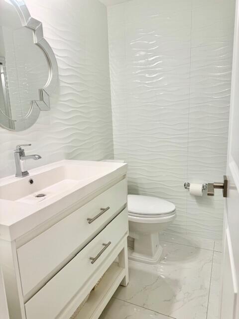 Building Photo - 2840 S Ocean Blvd