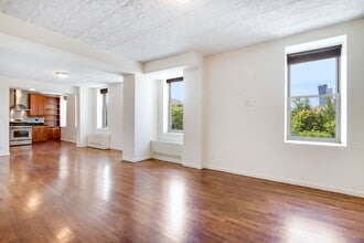 Building Photo - 240-242 E Houston St