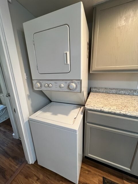 Laundry in Kitchen - 2710 E Beecher St