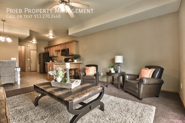 Building Photo - 852 S Woodson Ct