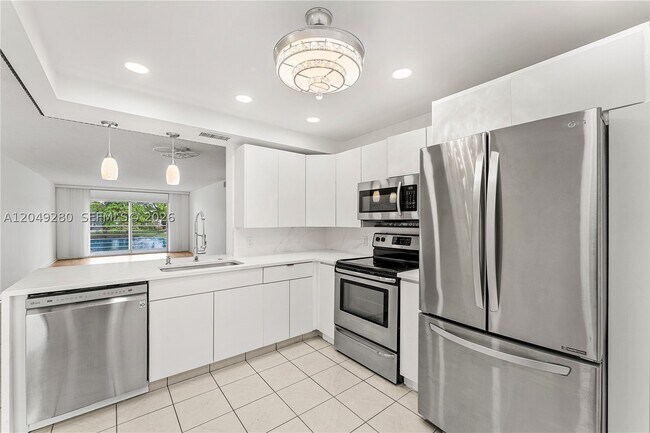 Building Photo - 4301 Martinique Cir