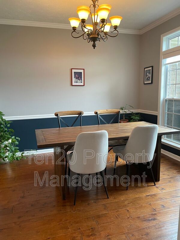 Building Photo - 9178 Garrett Lake Dr