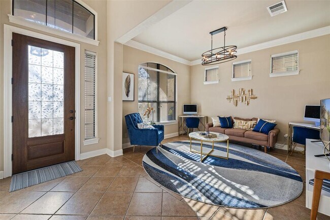 Building Photo - 2216 Gilia Dr