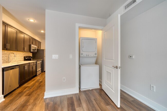 Building Photo - 1040 John F. Kennedy Blvd