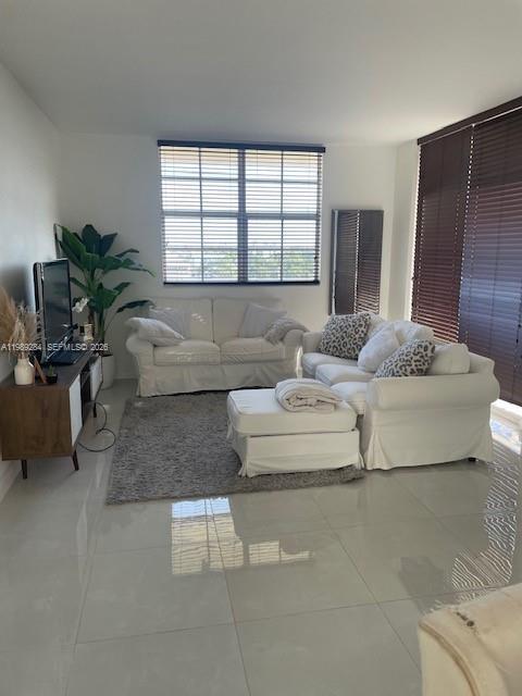 Building Photo - 215 SW 42nd Ave