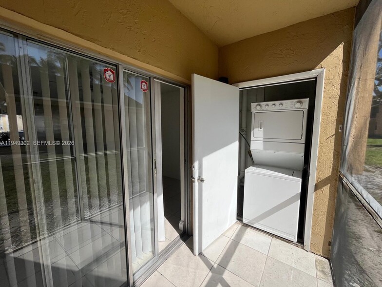 Building Photo - 8028 SW 21st Ct