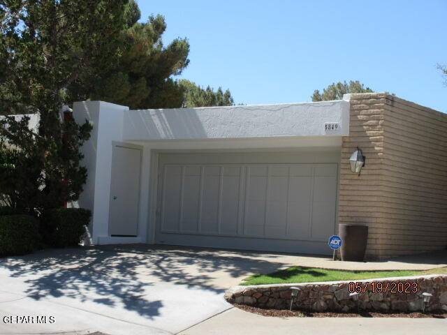 Primary Photo - 5849 Mira Serena Dr