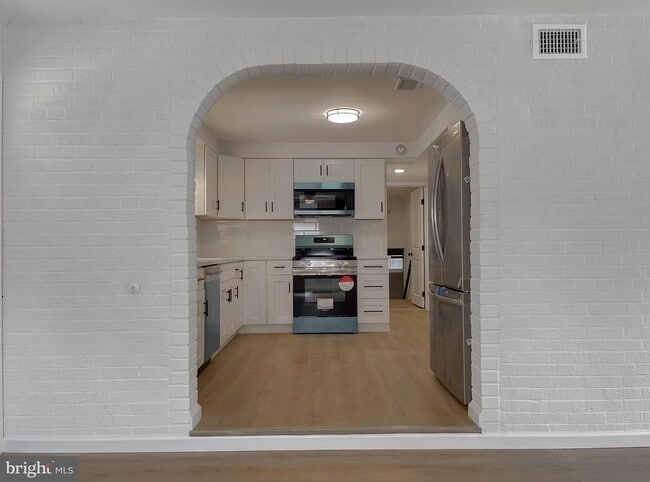 Building Photo - 7203 Westchester Dr