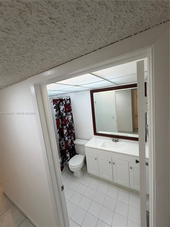 Building Photo - 823 NE 199th St