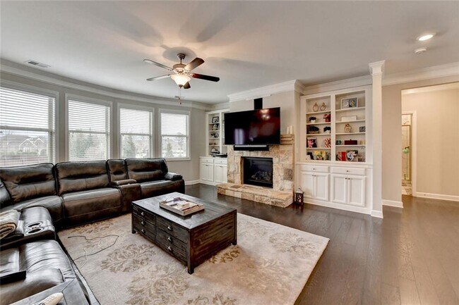 Building Photo - 5525 Nesmith Ct