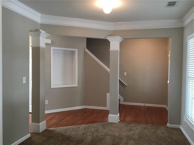 Building Photo - 3752 Memphis Dr