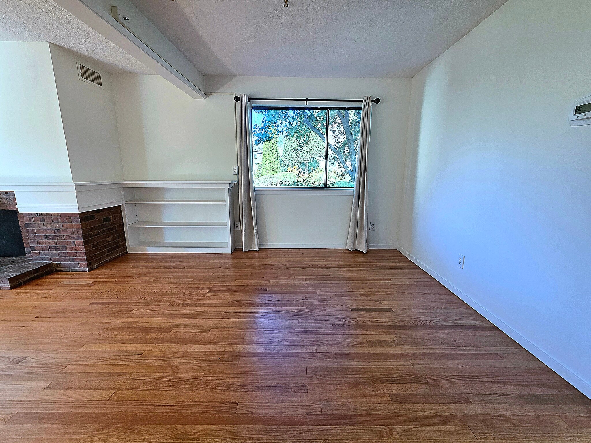 Dining area - 563 Heritage Vlg