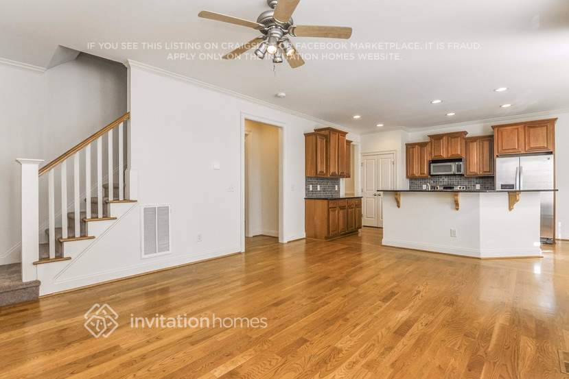 Building Photo - 513 Skygrove Dr