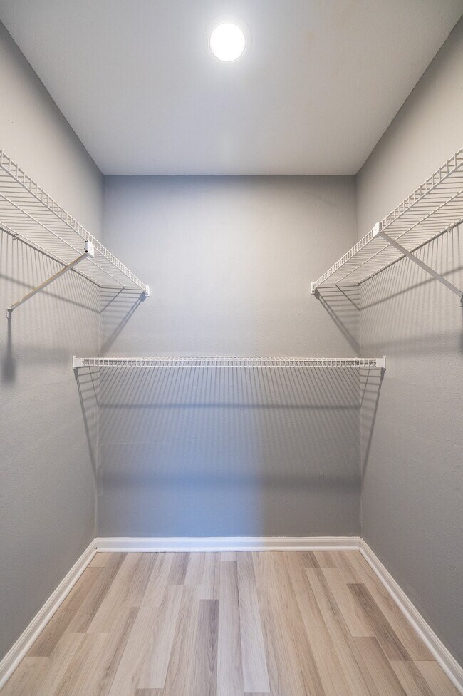 Building Photo - 14600 Fonmeadow Dr