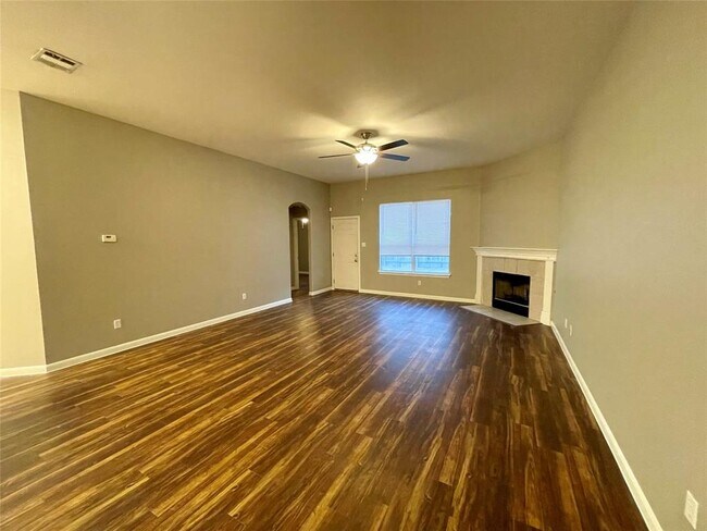 Building Photo - 800 Orchard St