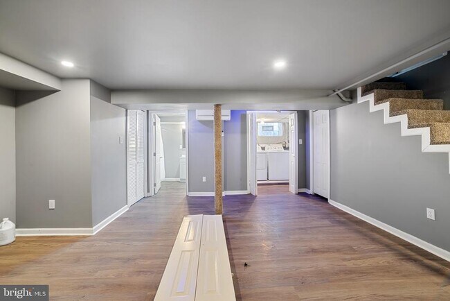Building Photo - 21 Pickwick Ln