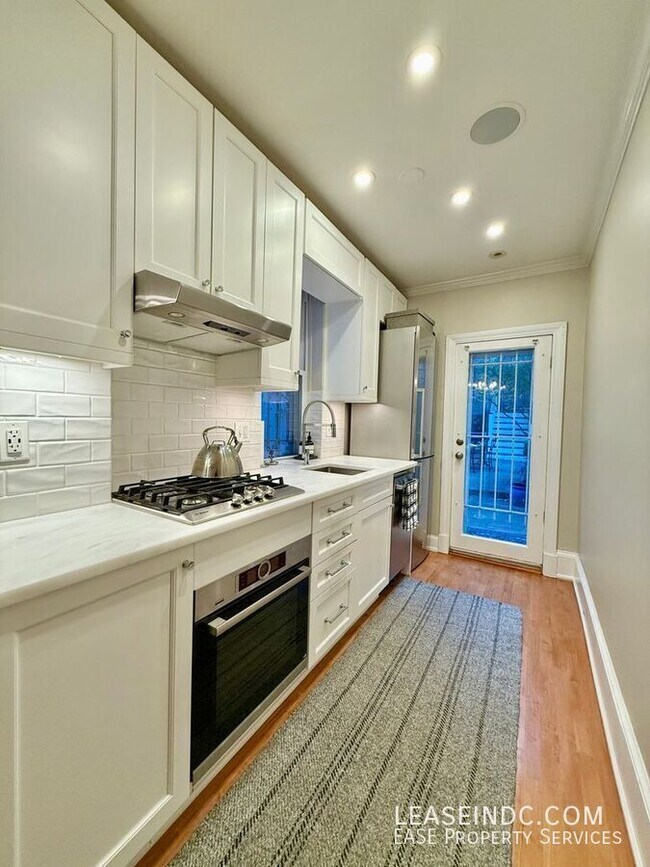 Building Photo - 2323 17th St NW