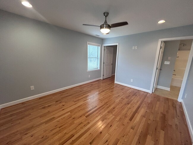 Building Photo - Modern Boone Home | Double Primary Suites | Walk to New Market, Watauga High & the AppalCART