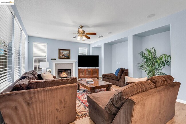 Building Photo - 1361 Tiffany Dr