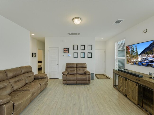 Building Photo - 6802 Tiznow Ln