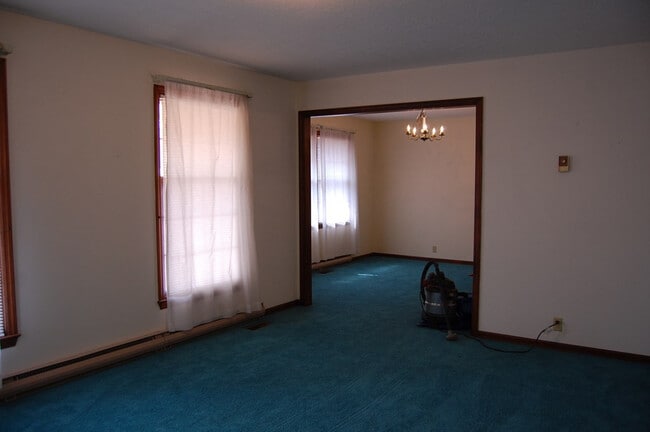 Building Photo - 123 Reedy Fork Rd