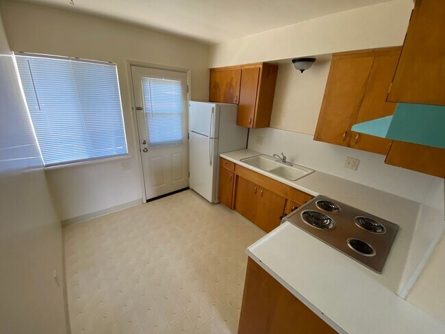 Building Photo - Cozy studio  for rent in Visalia