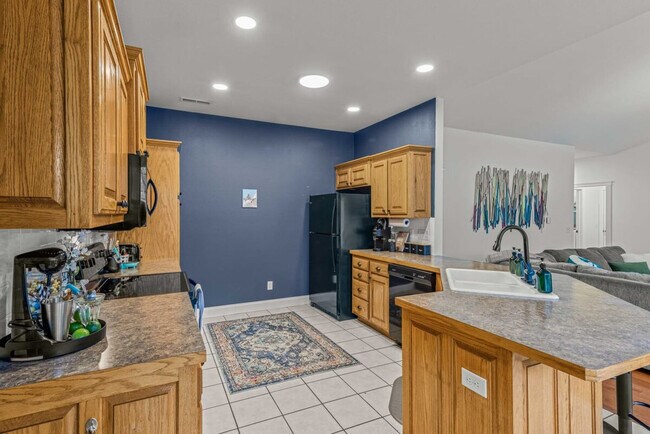 Building Photo - 1802 NW Mustang Ave