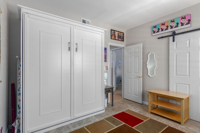 Building Photo - Two bedroom condo