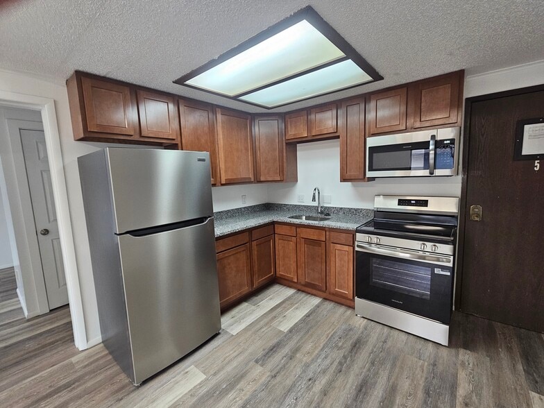 Building Photo - 336 N 40th St