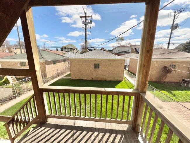 Building Photo - 5547 N Central Ave