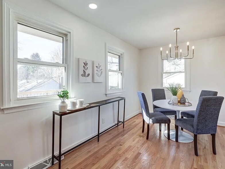 Building Photo - 302 Harris Rd