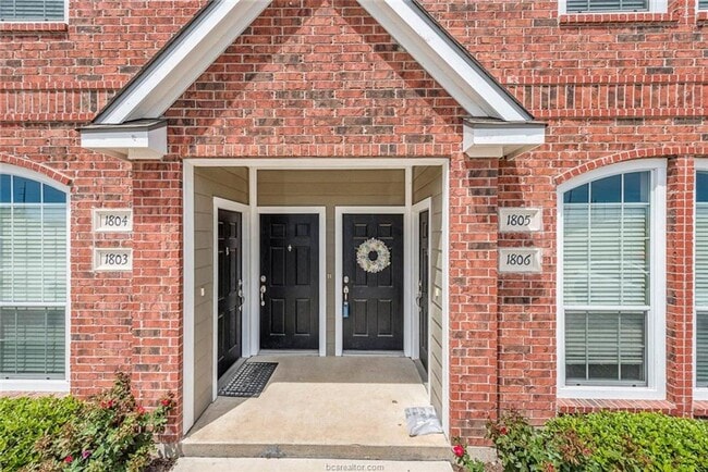 Building Photo - SUBLEASE Aug 11 2025 in Lakeridge Townhomes!