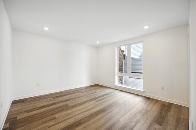 Building Photo - 1514 Master St