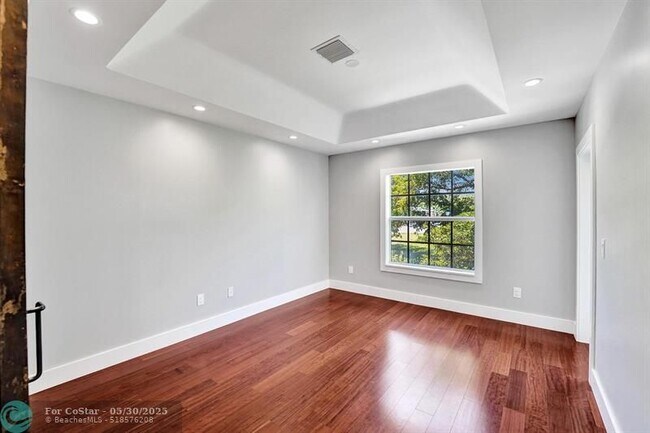 Building Photo - 1326 SW 23rd St