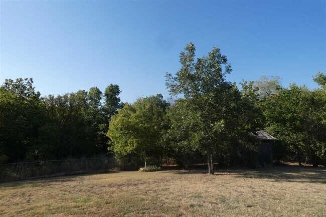 Building Photo - 2408 NW Redwood Ln
