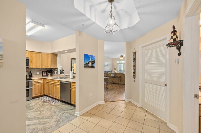 Building Photo - 265 Atlantis Cir