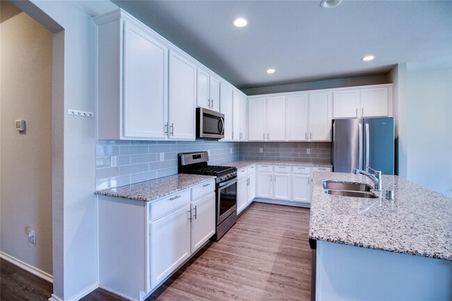 Building Photo - 2511 Sandbar Shark Ct