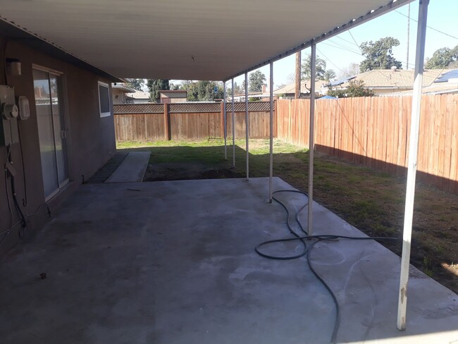 Building Photo - Adorable 2 bedroom home in Fresno!