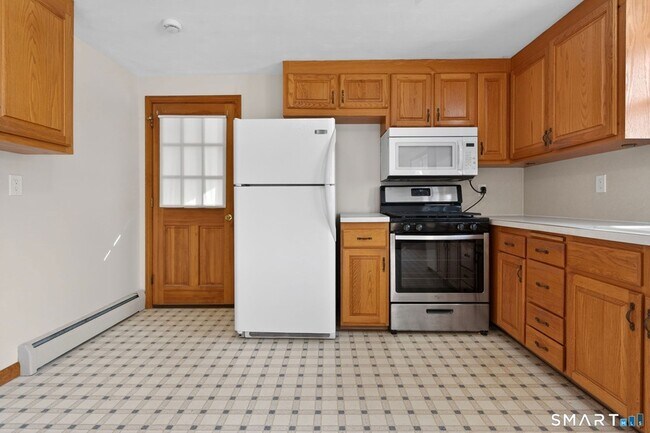 Building Photo - 985 Slater Rd