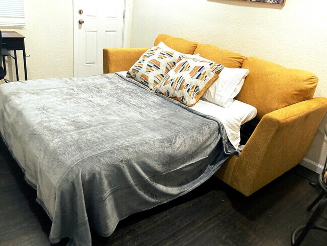 Building Photo - 1430 Pierce St