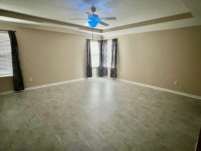 Building Photo - Spacious 5-Bedroom Home with Lawn Care Included!